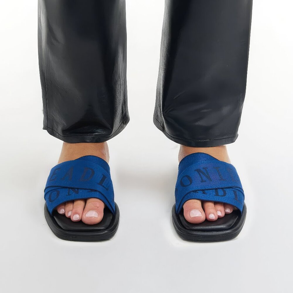 LIKE NEW Deadly Ponies Logomania Slides, size 7/7.5 COMFY!